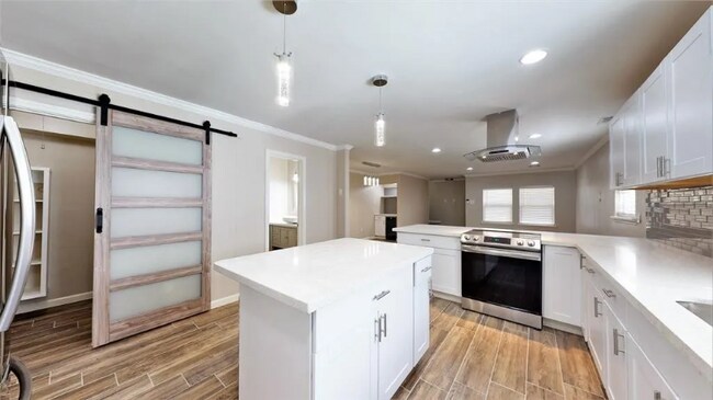 Building Photo - 6013 San Felipe St