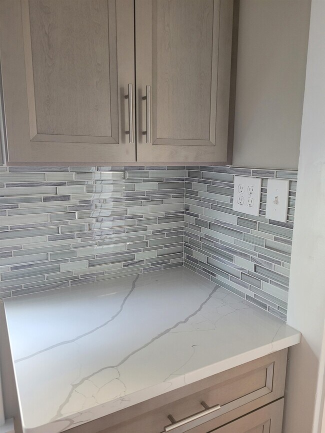 Building Photo - 92 Harrison St