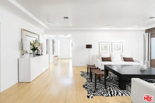 Foto del edificio - 4216 Woodcliff Rd