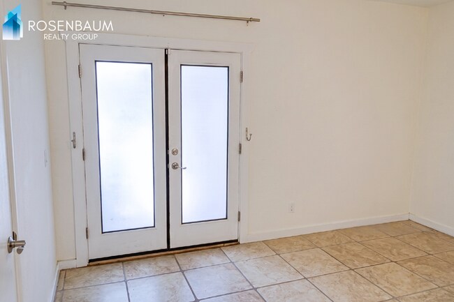 Foto del edificio - 1143 E 12th St