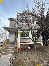 Building Photo - 30 Linden St