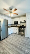 Building Photo - 5 Kenmar Dr
