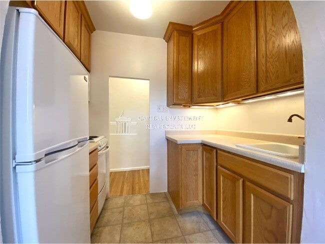 Building Photo - 27 S 800 E