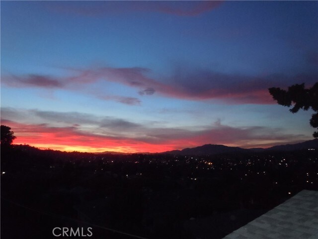 Foto del edificio - 5426 Ebey Ave