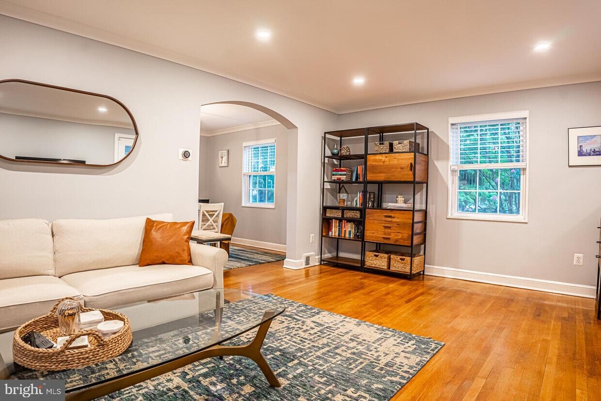 Foto principal - 4746 1st St N