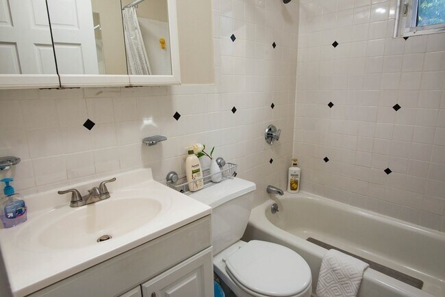 Building Photo - 1 Torpie St