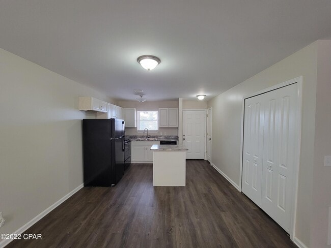 Foto del edificio - 5820 Hickory St