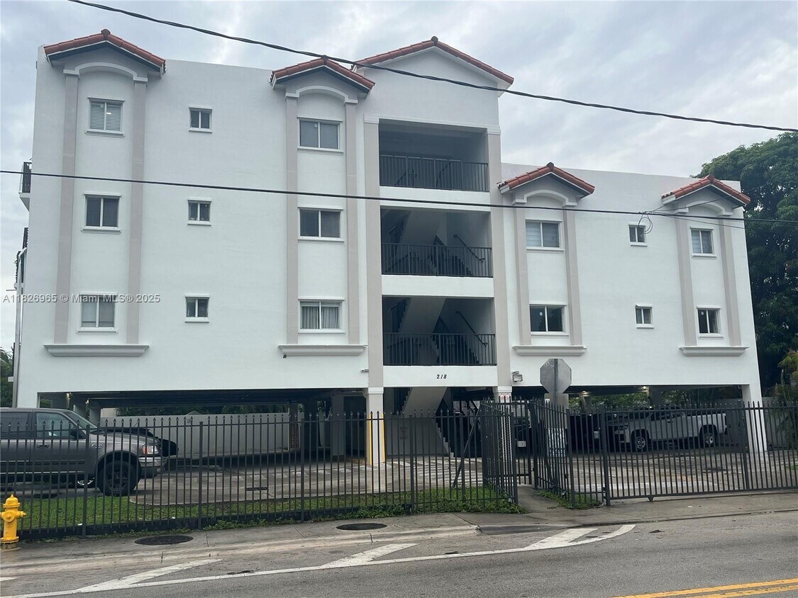 Foto principal - 218 SW 8th Ave