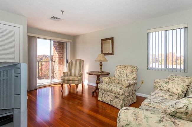Foto del edificio - 230 Willard St