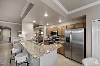 Building Photo - 9735 Acqua Ct
