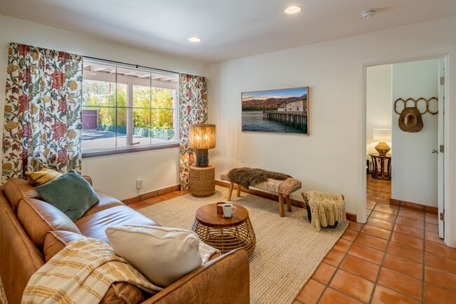 Foto del edificio - 2 Bedroom / 1 Bath Unit Available!