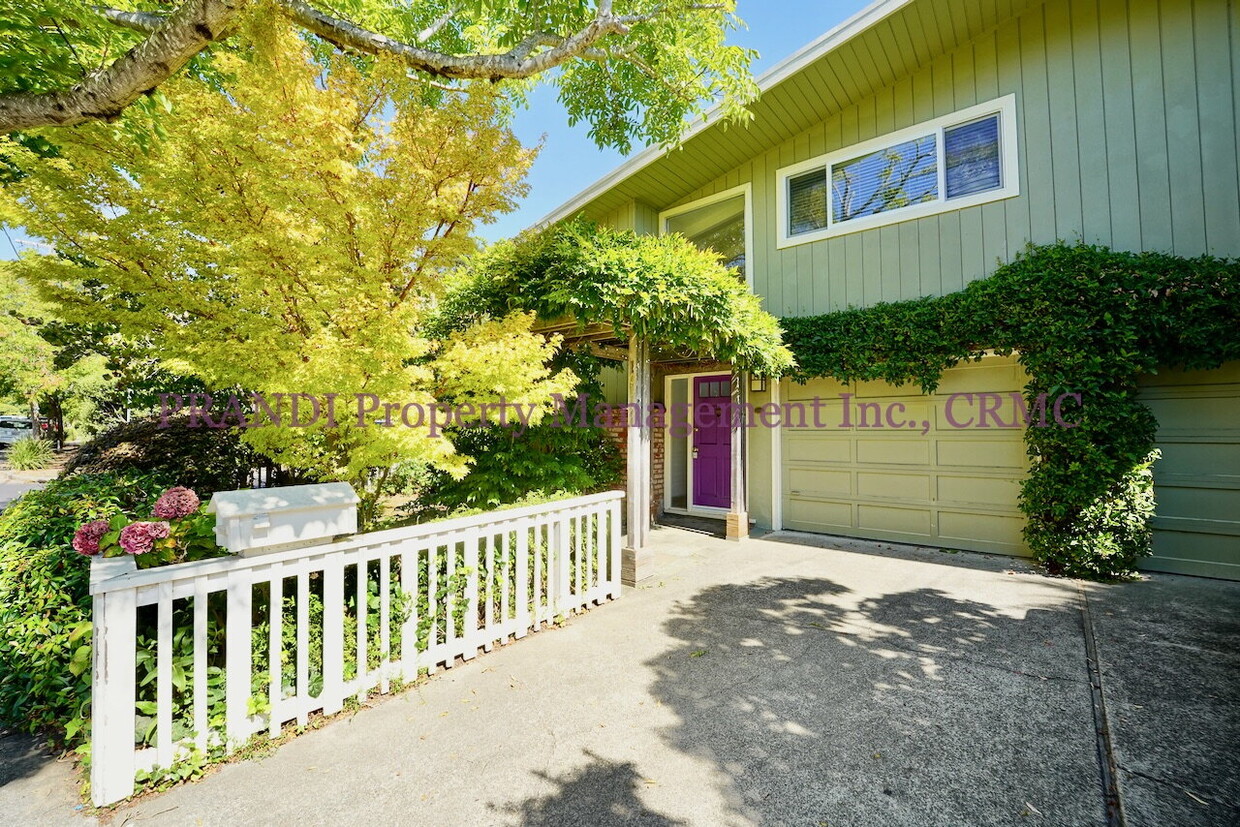 Foto principal - 3 Bdr + Bonus Rooms Mill Valley/Sycamore P...