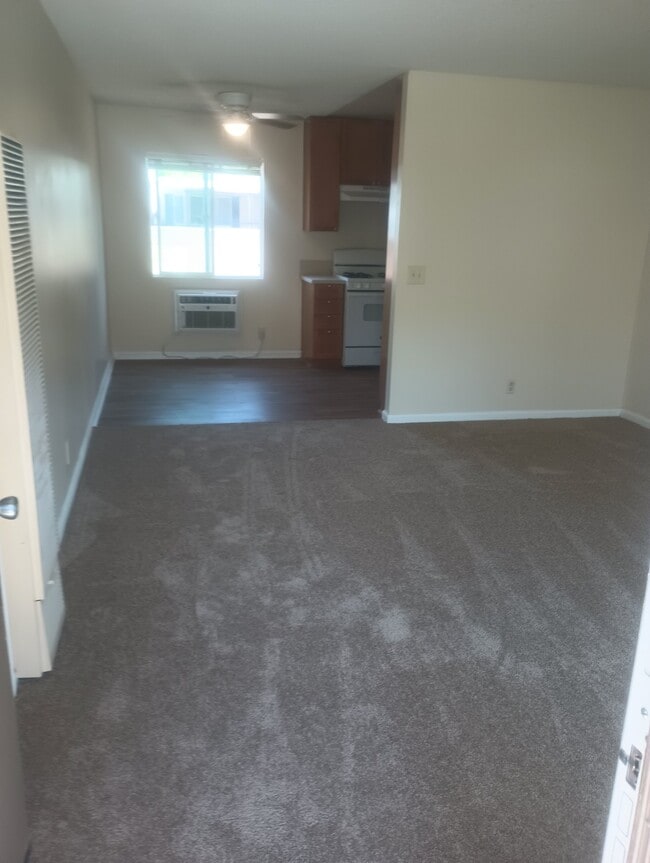 Photo - 9405 California Ave Apartment