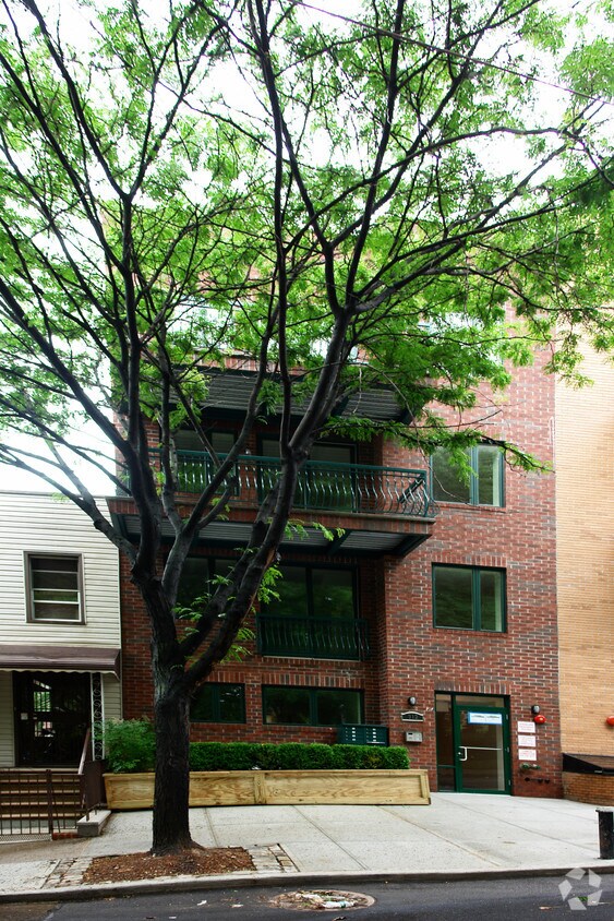 Building Photo - 312 23rd St