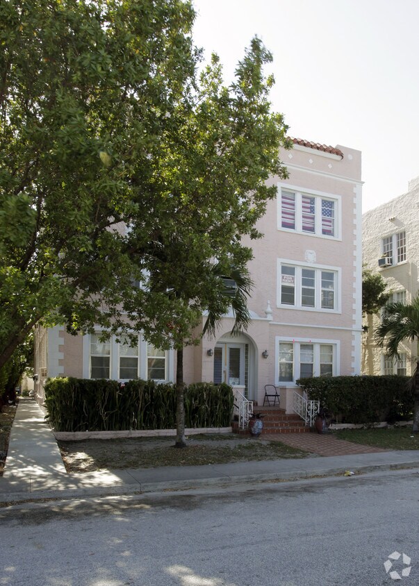 Building Photo - 244 NE 28th St