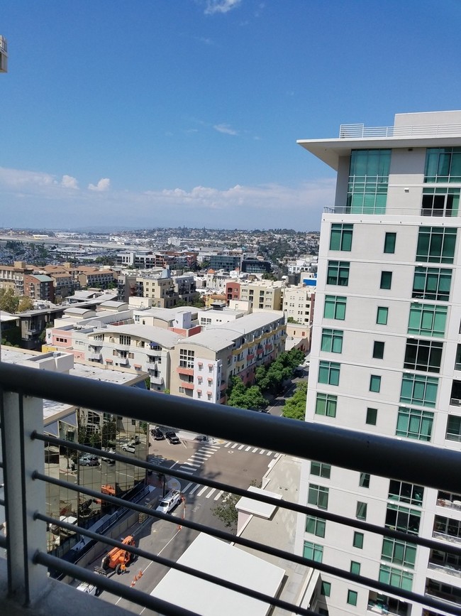 Vista de la ciudad - Acqua Vista Condominiums