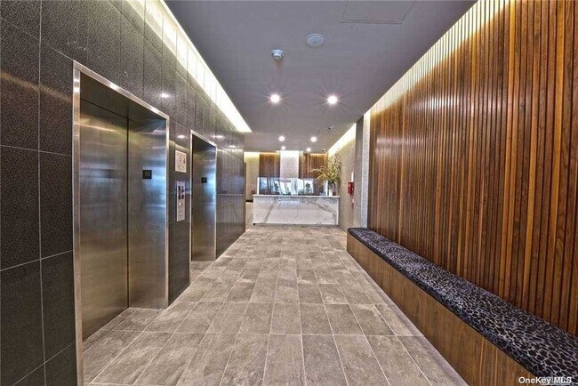 Foto del edificio - 51-35 Reeder St