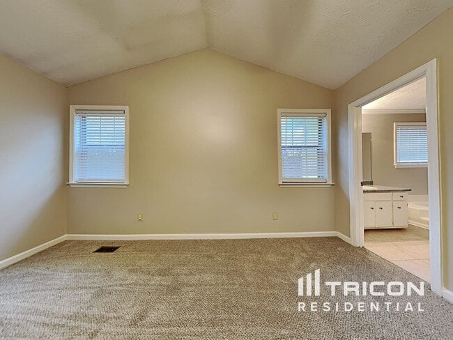 Foto del edificio - 4684 Woodglen Ct