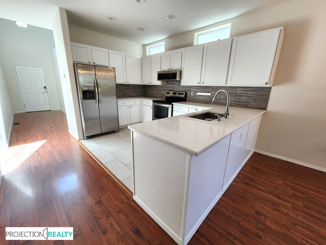 Foto del edificio - 849 NW Forest Creek Dr