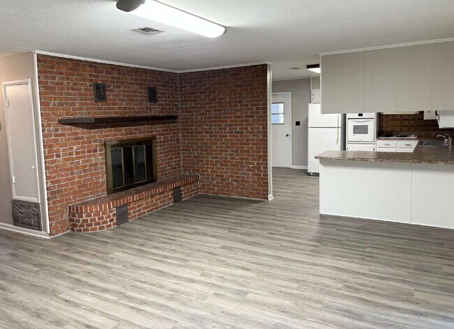 Foto del edificio - 41 Maple Ave