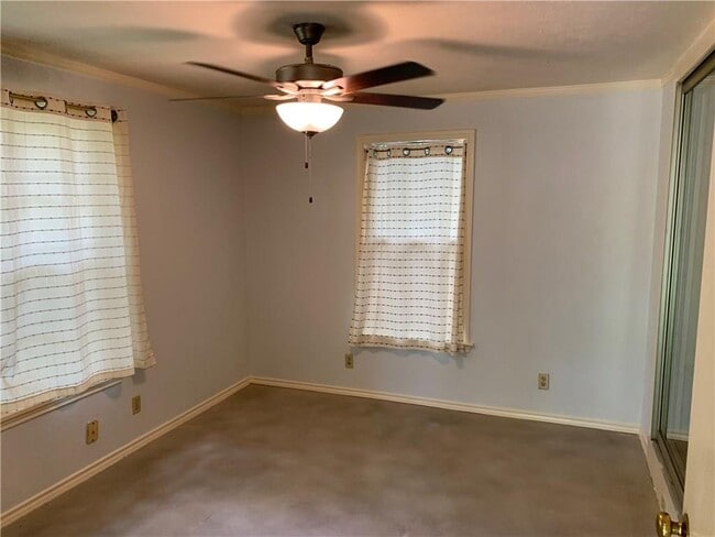 Building Photo - 4428 Gillis St