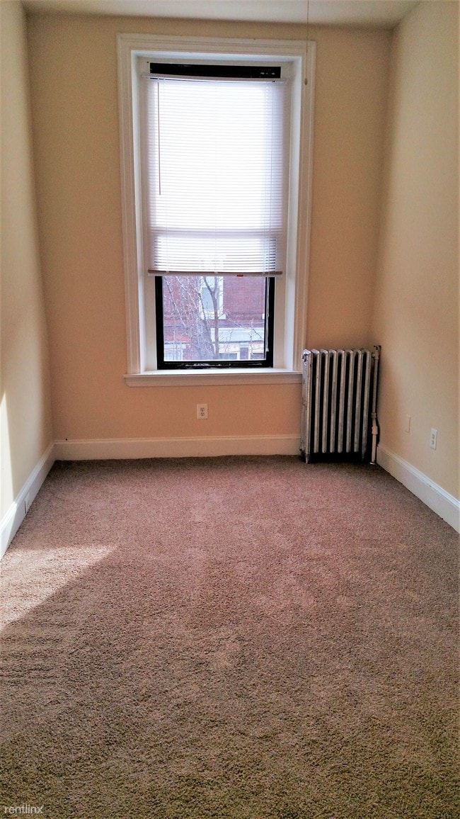 Building Photo - 2 br, 1 bath Apartment - 3913 Pine St