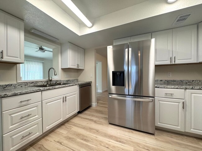 Building Photo - Move-In Special - $1,225 CREDIT! Three Bed...