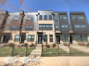 Building Photo - 462 W Tremont Ave