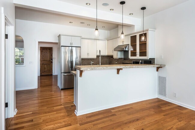 Foto del edificio - Charming Mesa Farmhouse with Modern Upgrades near Beach Access!