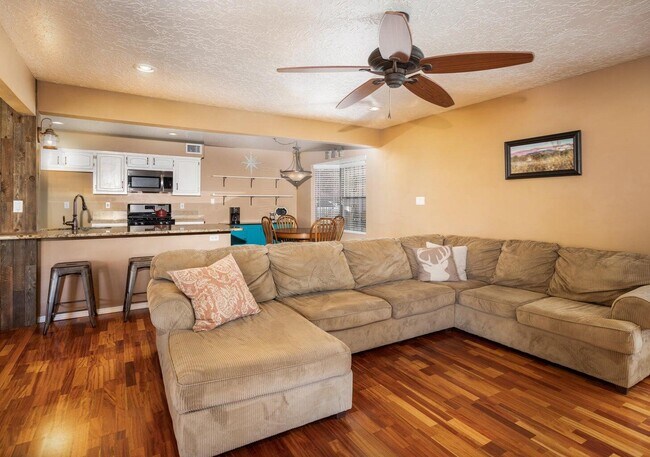 Foto del edificio - 717 Sagewood Ct SE