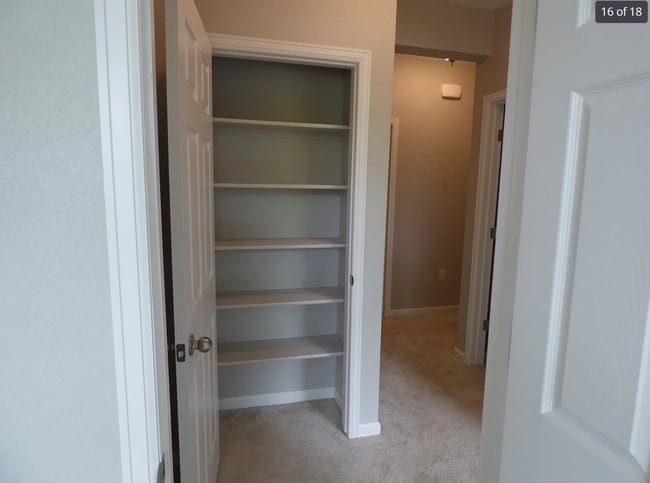 Building Photo - Clean and quaint condo in Longmont - avail...