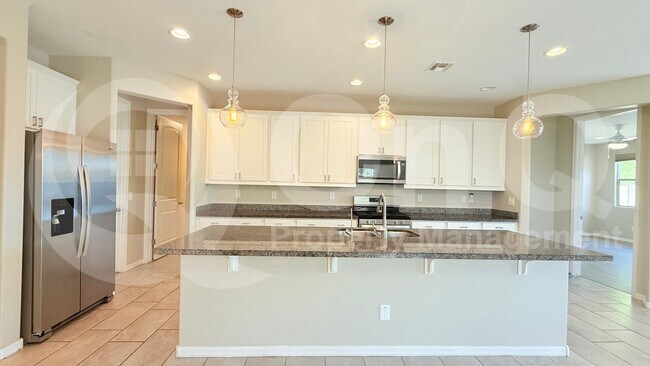 Foto del edificio - 17722 W Granite View Dr