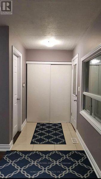 Photo du bâtiment - 121 McMurchy Ave S