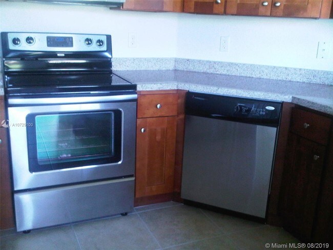 Foto del edificio - 10022 NW 7th St