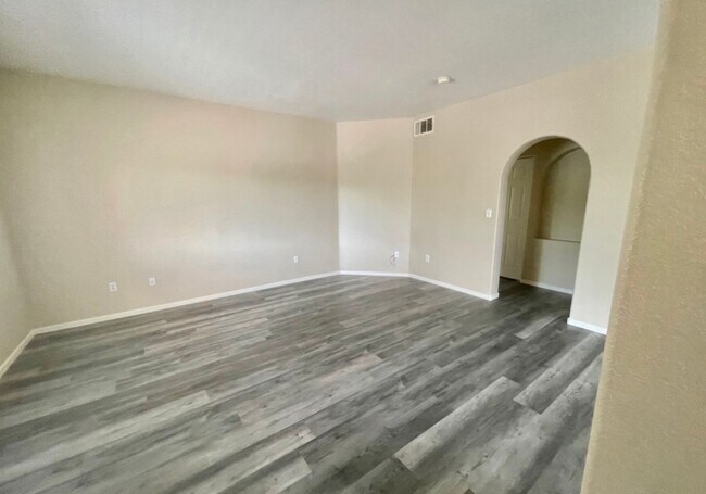 Foto del edificio - 424 Pine Haven St