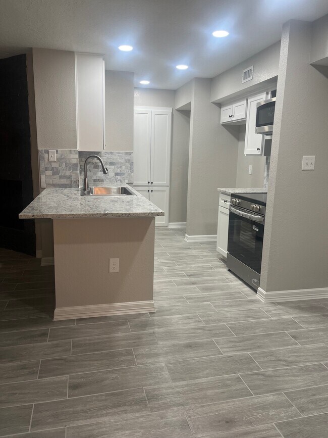 Foto del edificio - 260 El Dorado Blvd