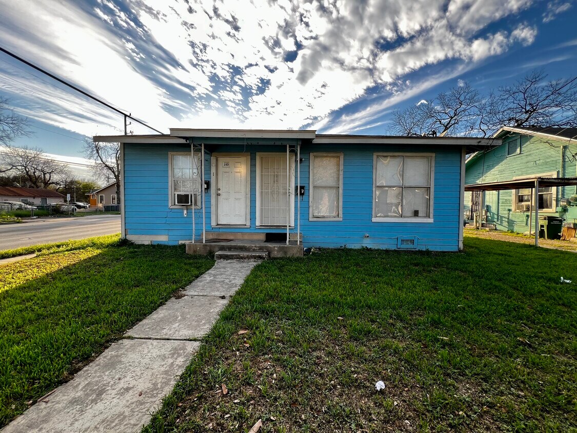 Primary Photo - 103 Stanley Ct