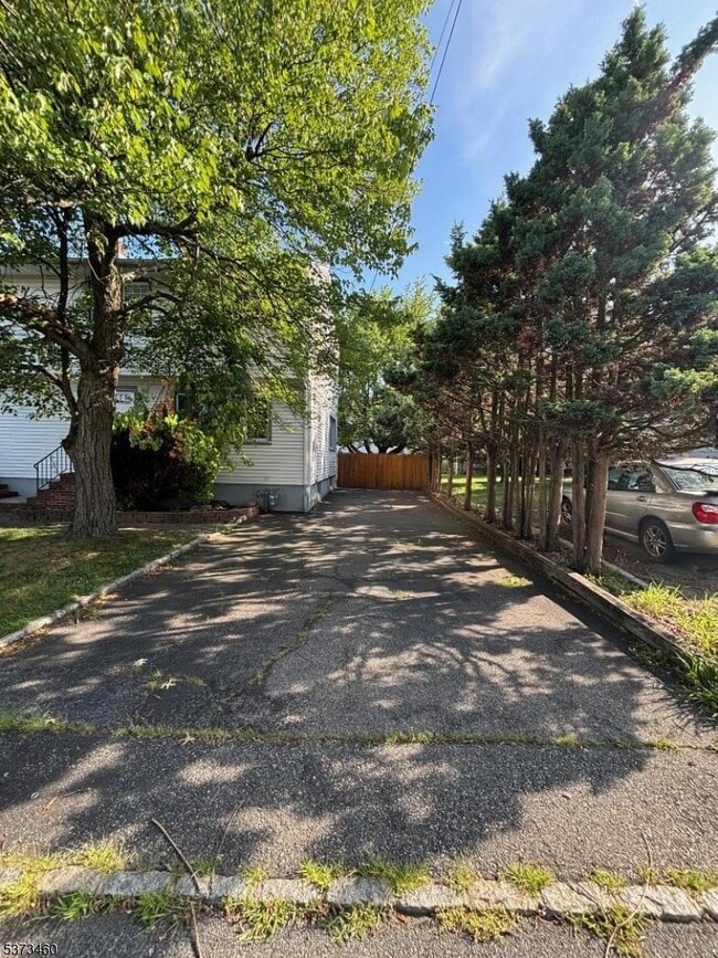 Foto del edificio - 80 Cedarhurst Ave