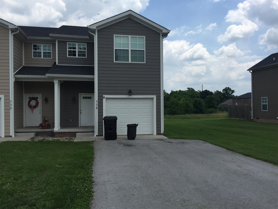 Foto principal - 538 Village Creek Dr