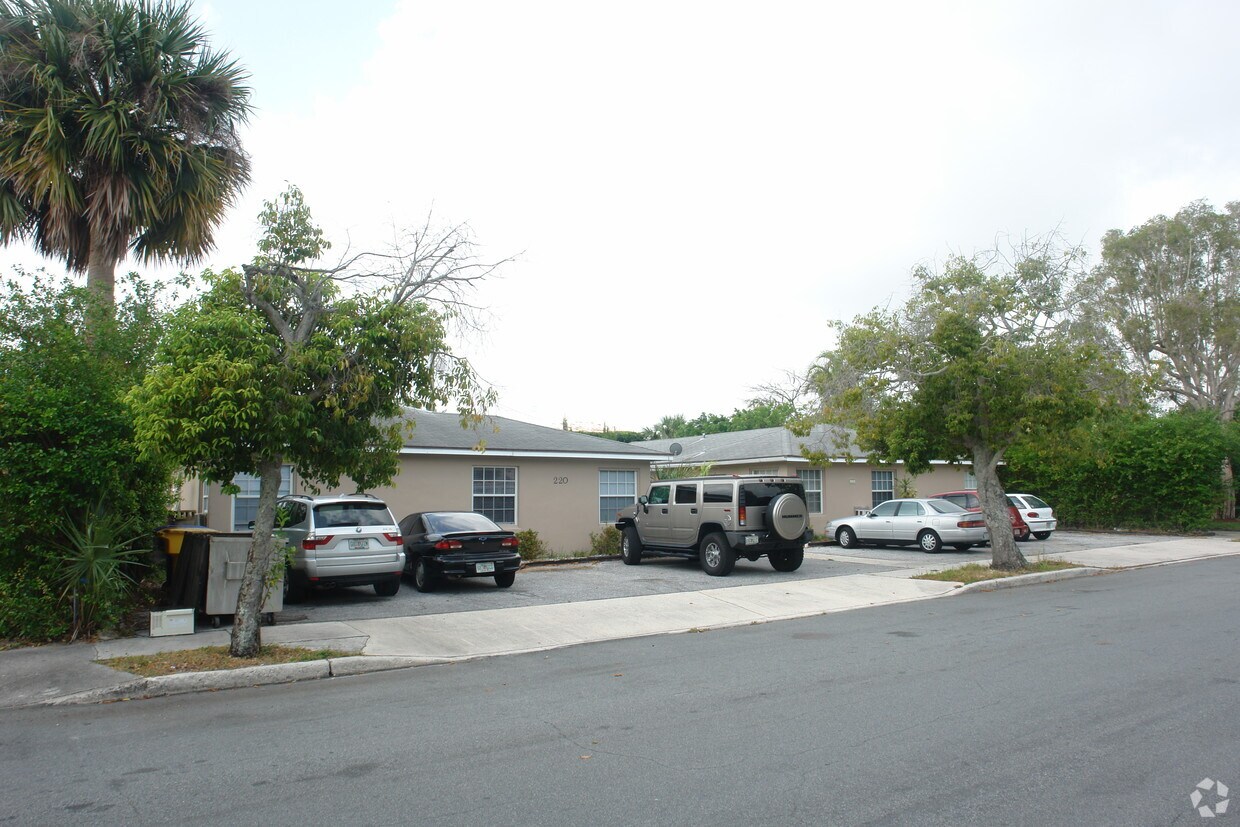 220 Walton Blvd, West Palm Beach, FL 33405 Apartments in West Palm Beach, FL