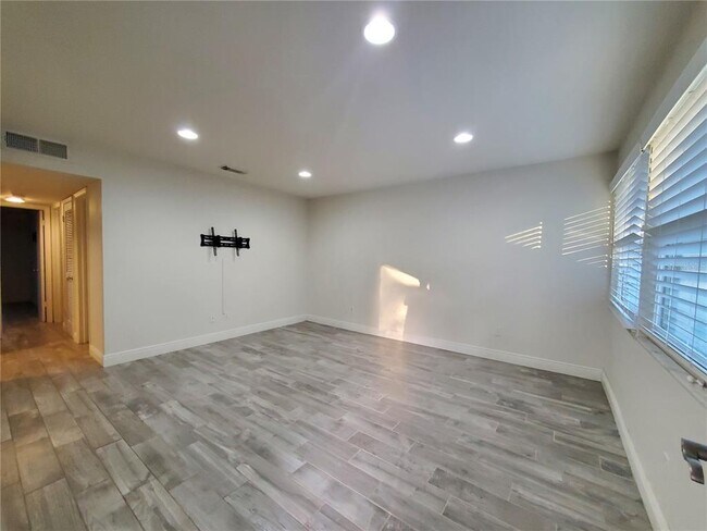 Foto del edificio - 3107 W Horatio St