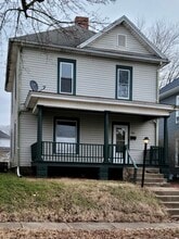 Building Photo - 364 S 10th St