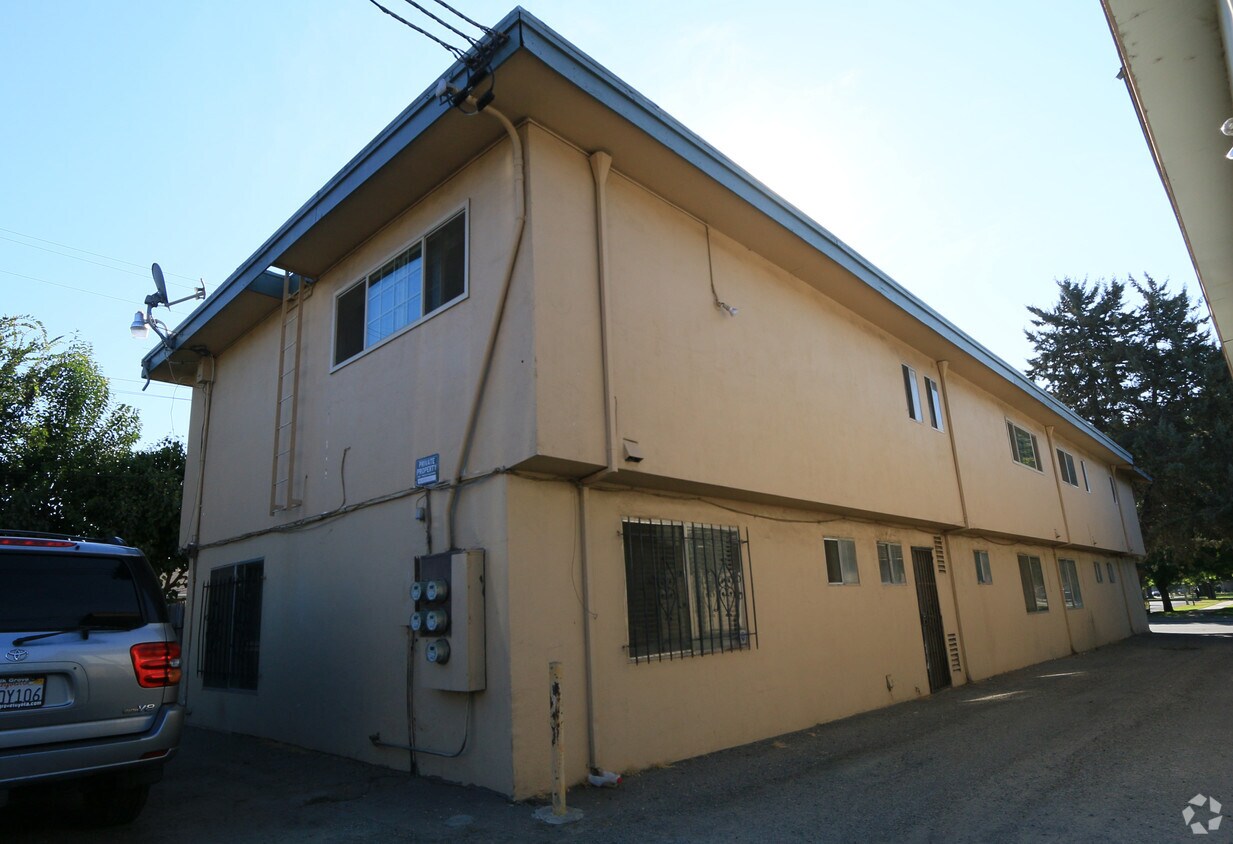 Building Photo - 275 Coventry Dr