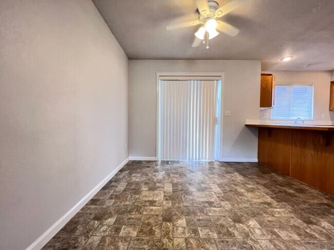Building Photo - Madison - 3016