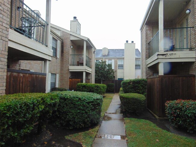 Foto del edificio - 14600 Fonmeadow Dr