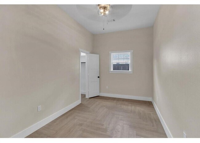 Foto del edificio - 1708 Gentry St