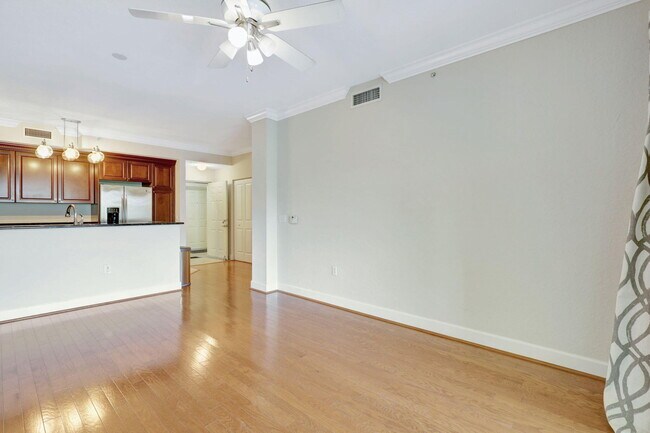 Building Photo - 4 Renaissance Way