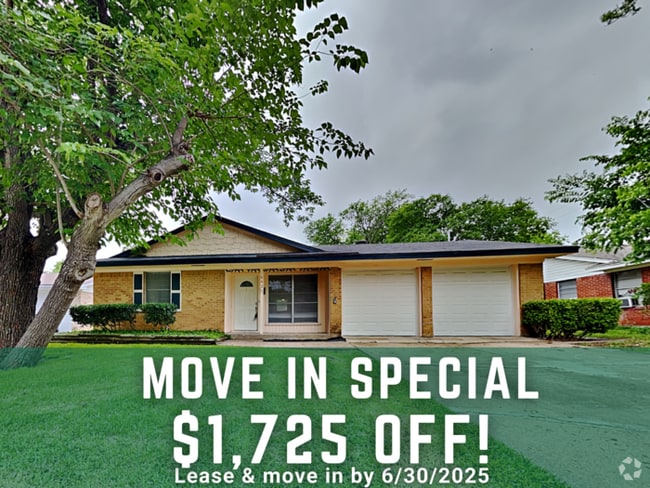Building Photo - 4427 Live Oak Dr