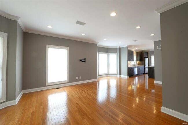 Foto del edificio - 7709 Gannon Ave