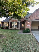 Building Photo - 3673 W Mountain View Dr